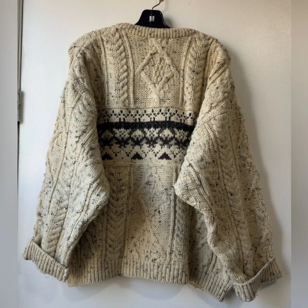EMS Men’s Vintage V-Neck Sweater Sz M